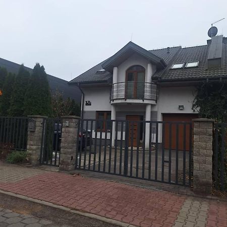 Villa Varzob Warsaw Luaran gambar