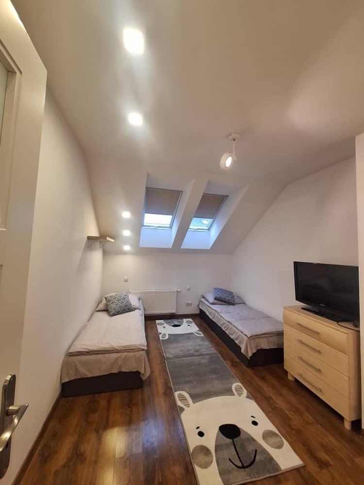 Villa Varzob Warsaw Luaran gambar
