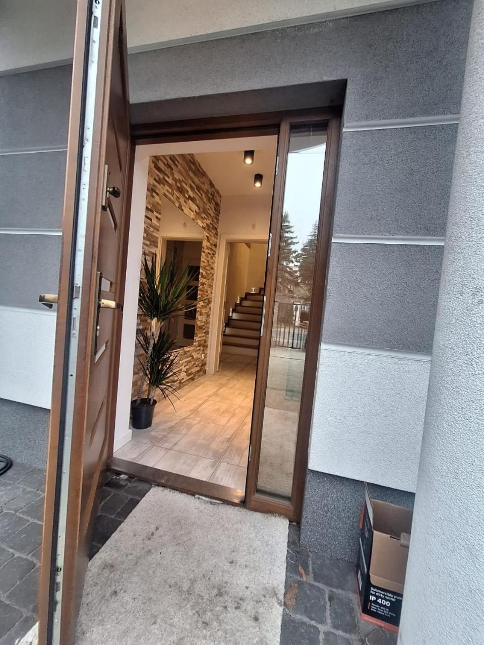 Villa Varzob Warsaw Luaran gambar